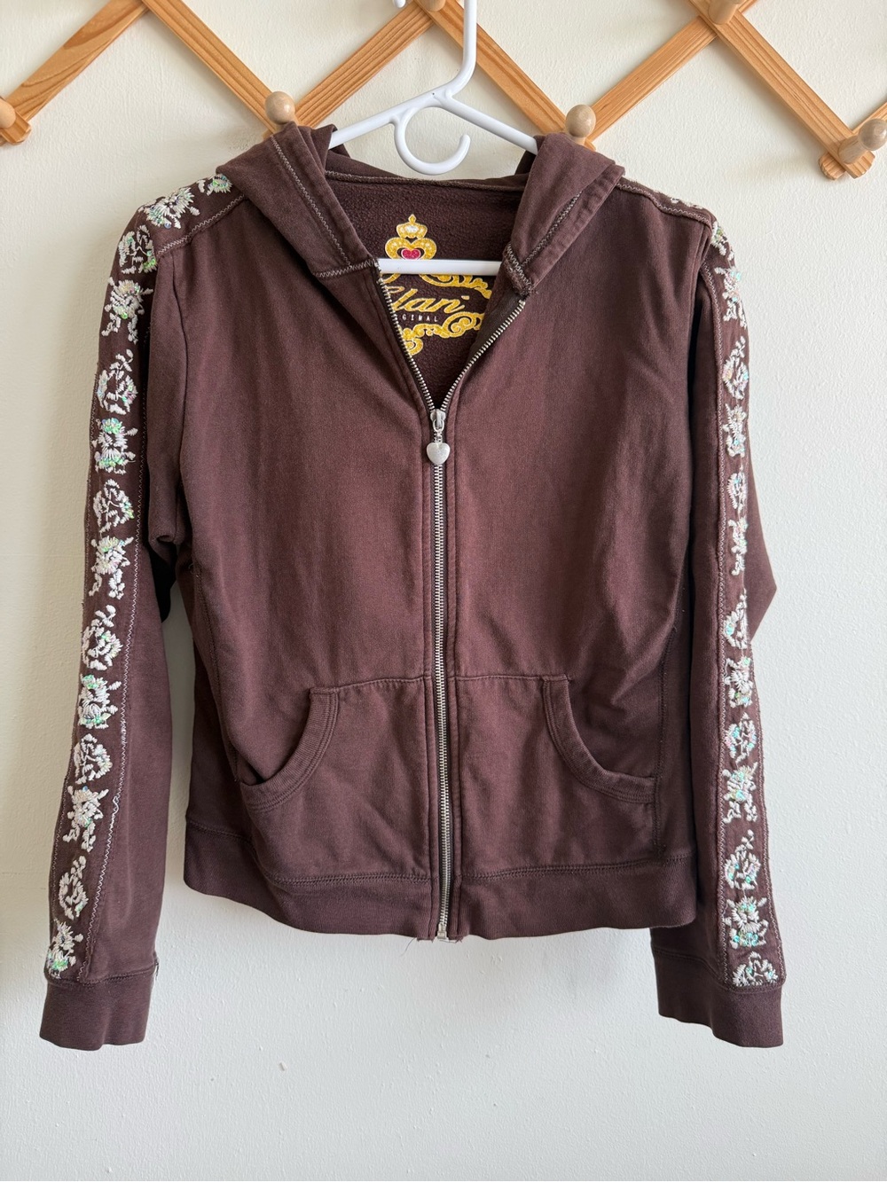 Elan Original Embroidered full zip
Hoodie